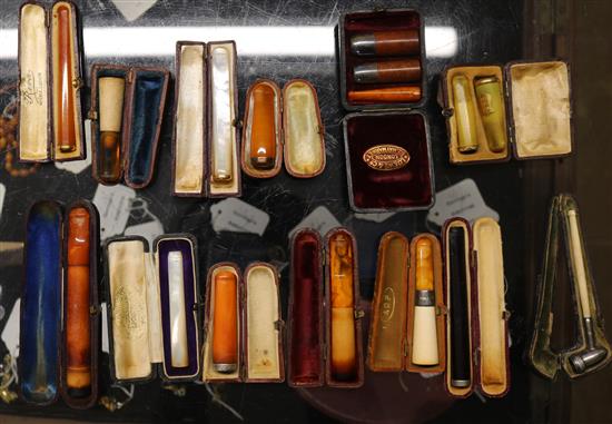 A collection of 38 cigarette and cheroot holders,